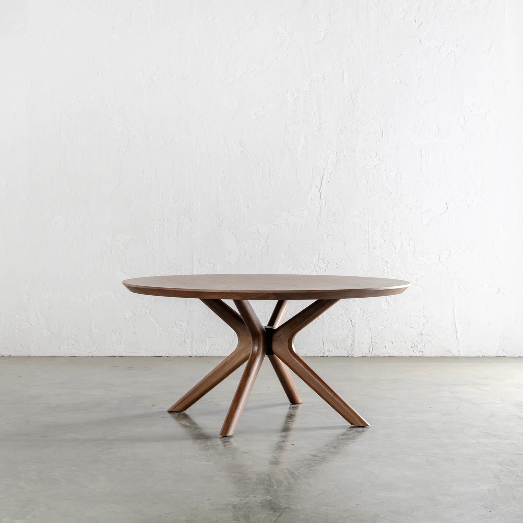 Breton Round Dining Table – 120cm