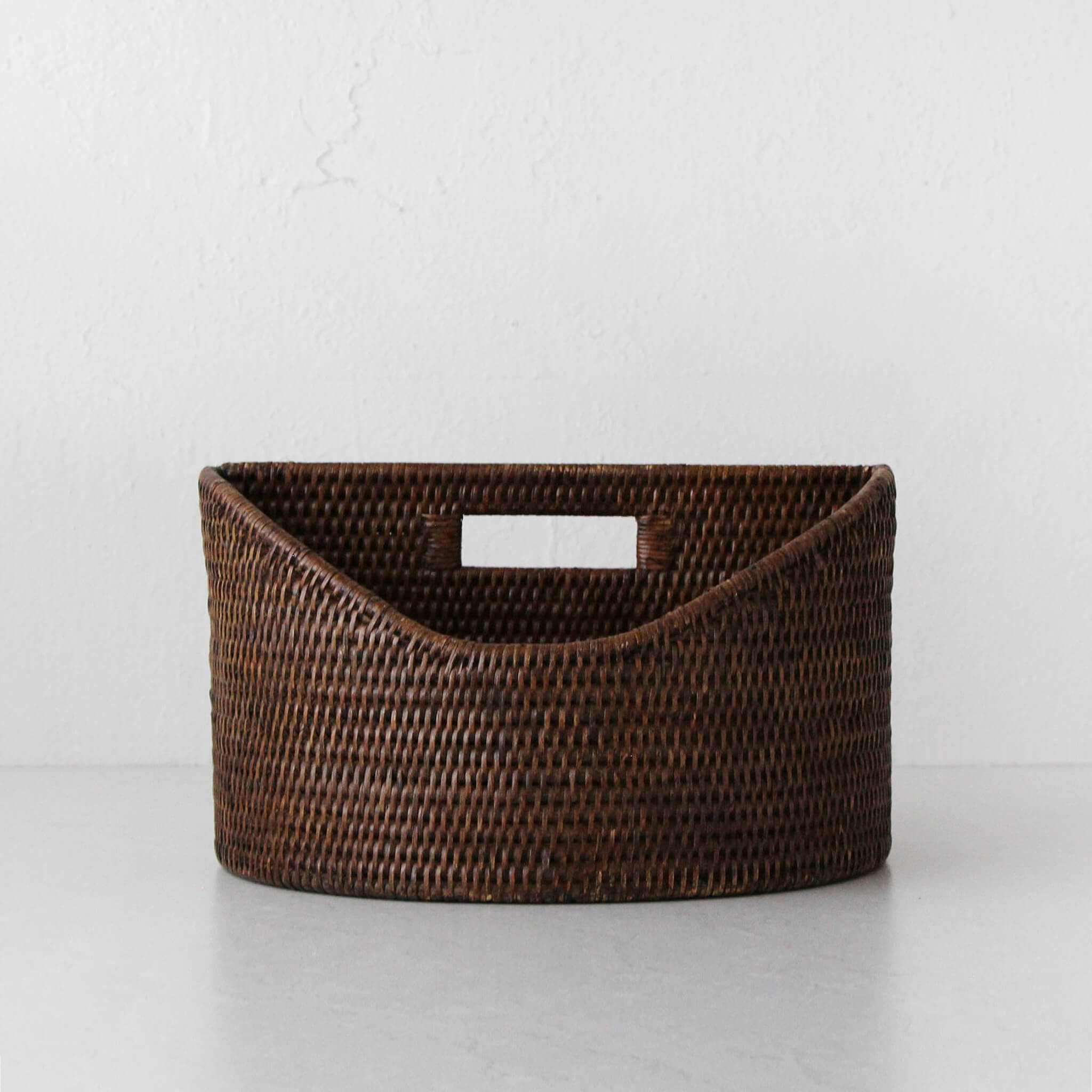 Paume Rattan Magazine Holder – Antique Brown Rattan