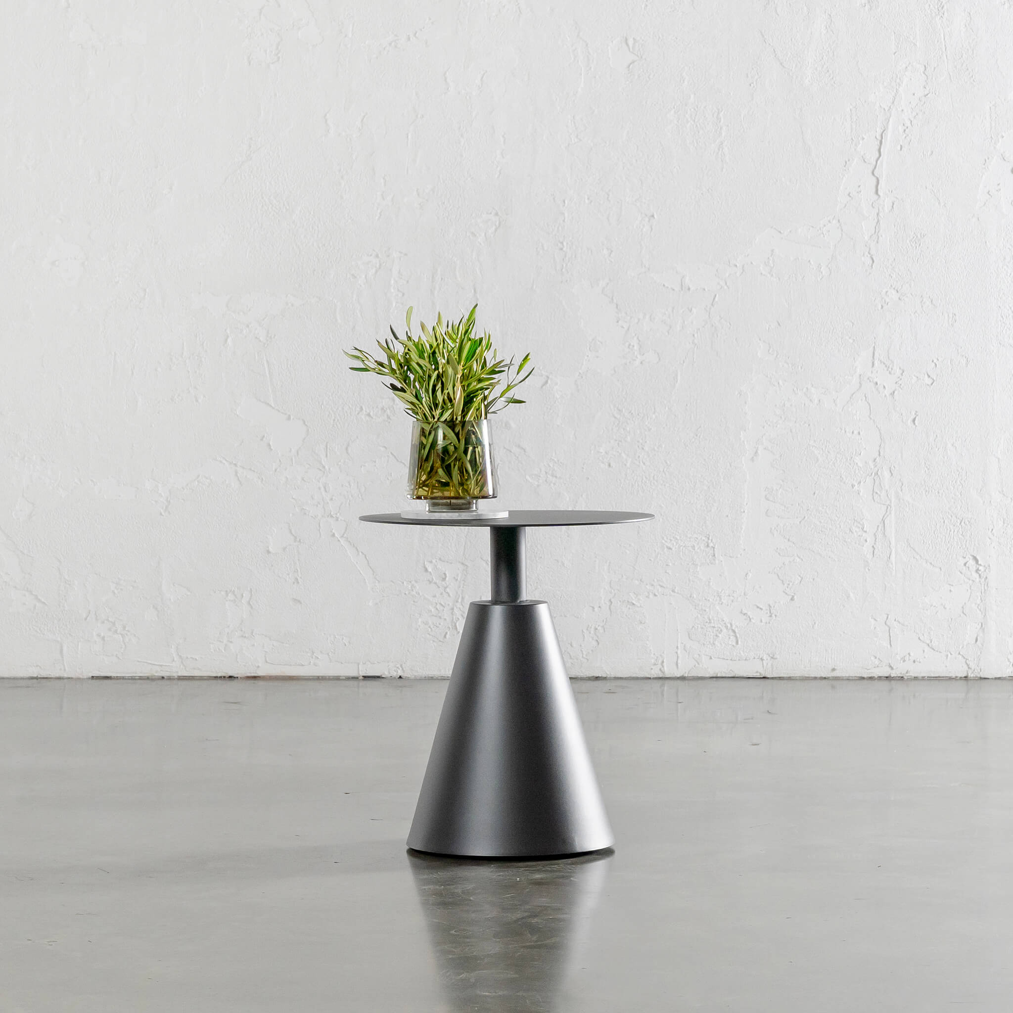 Paloma Escalon Terrace Side Table – Deep Anthracite